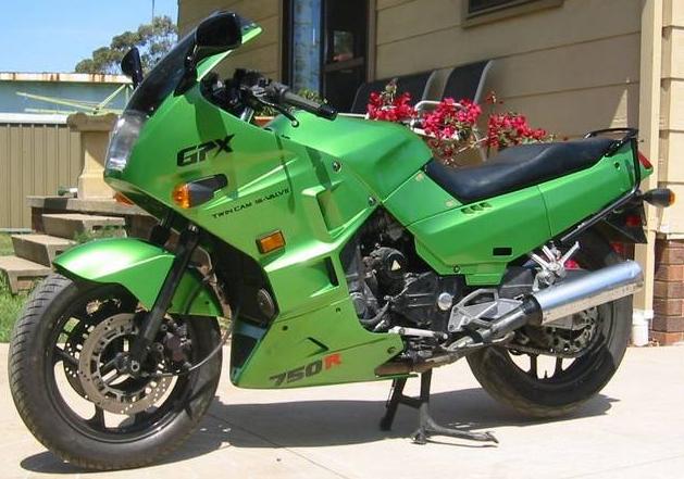 KAWASAKI GPX 750 R